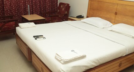 Hotel Selvies,Thiruvarur Room Type - DOUBLE DELUXE AC