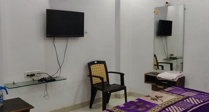 Hotel Mayur Room Type - Deluxe Room 