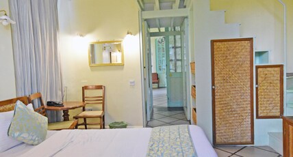VILLA DES GOUVERNEURS Room Type - Superior double room