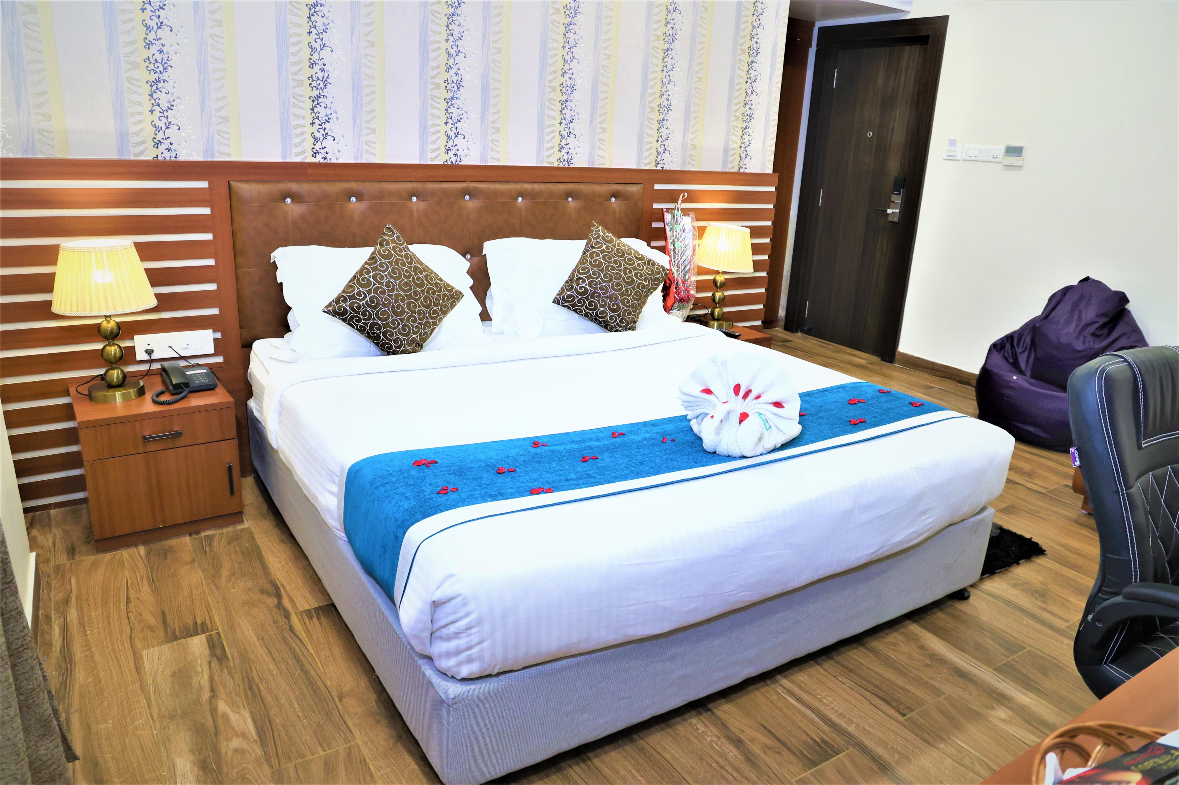 Hotel Sidh Vedantha - Tap to explore photos