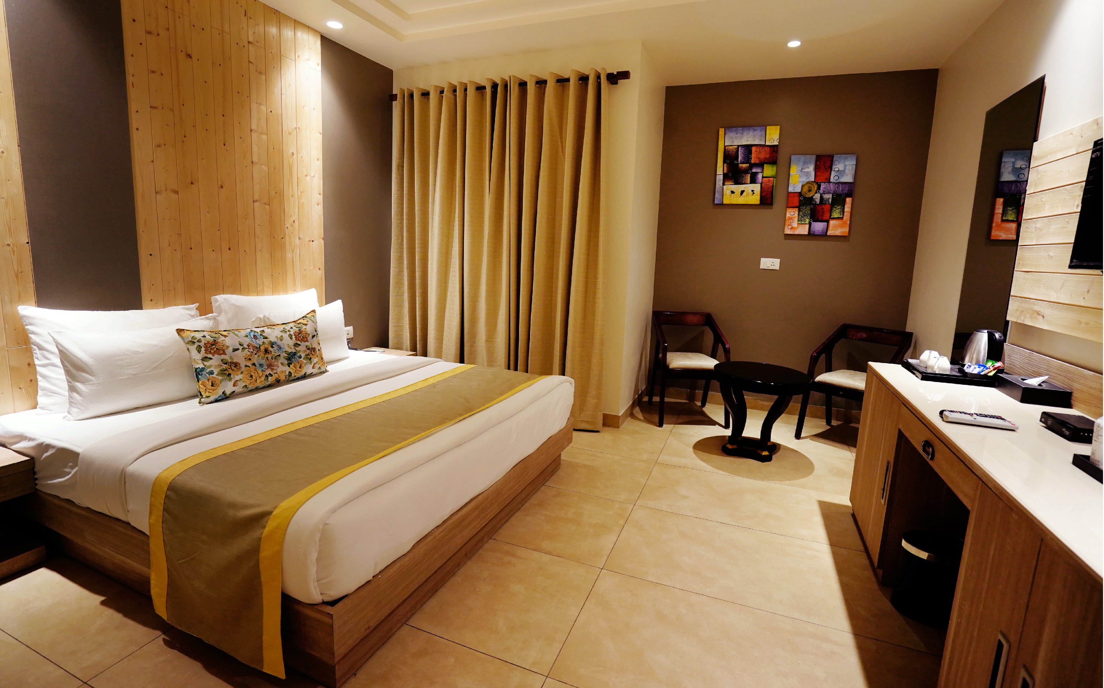 Five Elements Hotels Maplewood Premier - 3Kms from Railway Station, Haldwani