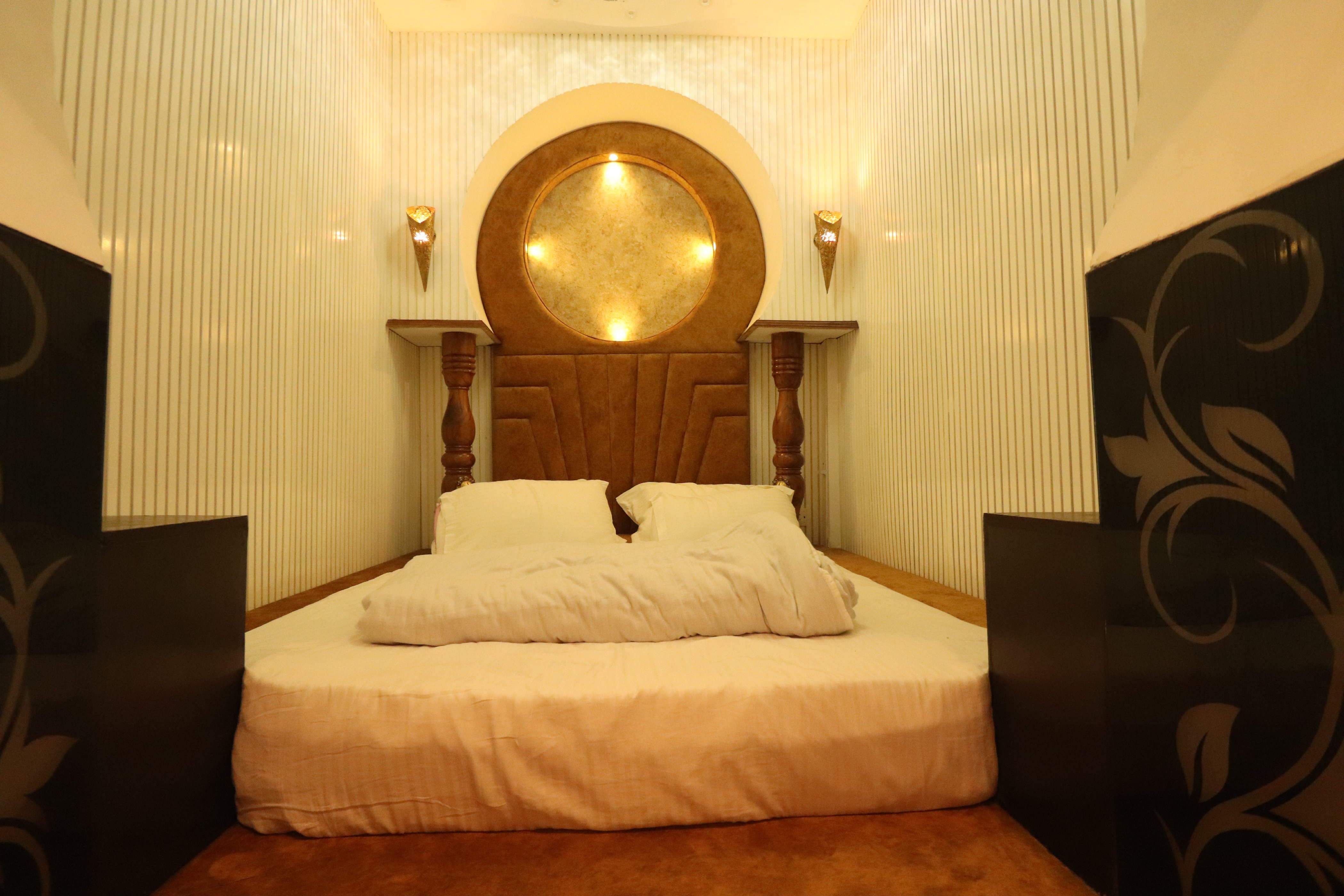 Ebowla Residency - Tap to explore photos