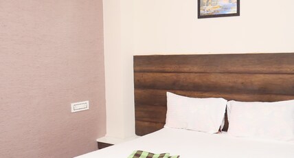 Sri Renga Inn Room Type - Deluxe Room