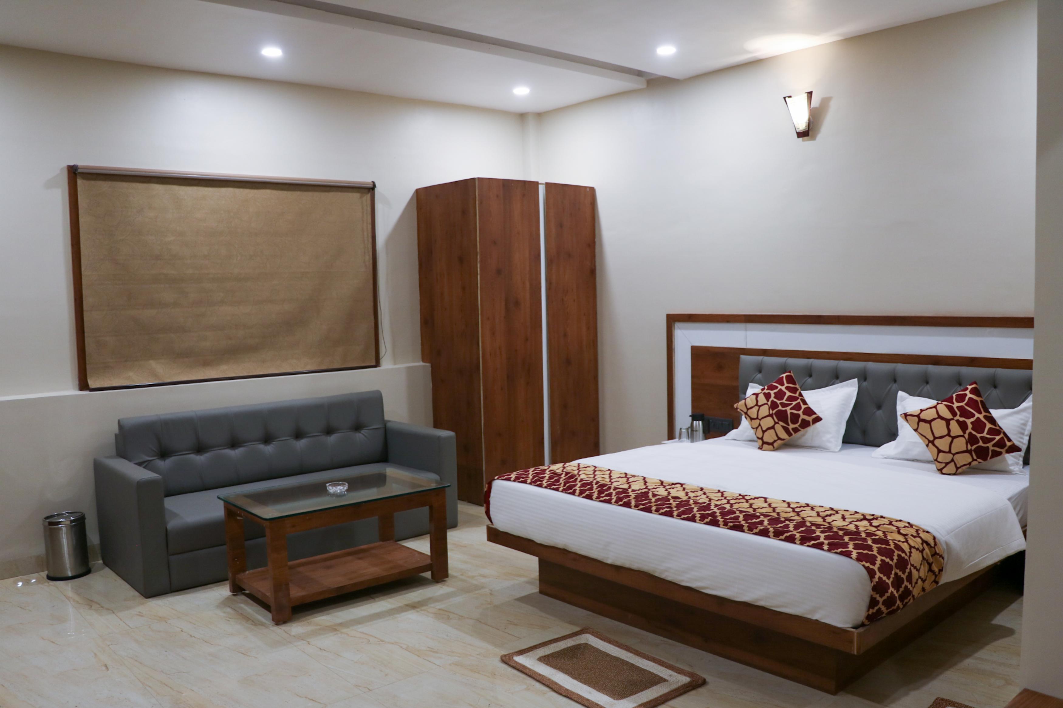 HOTEL AMARKANTAK INN Room Type - AC Family Suite Room 3 bedded