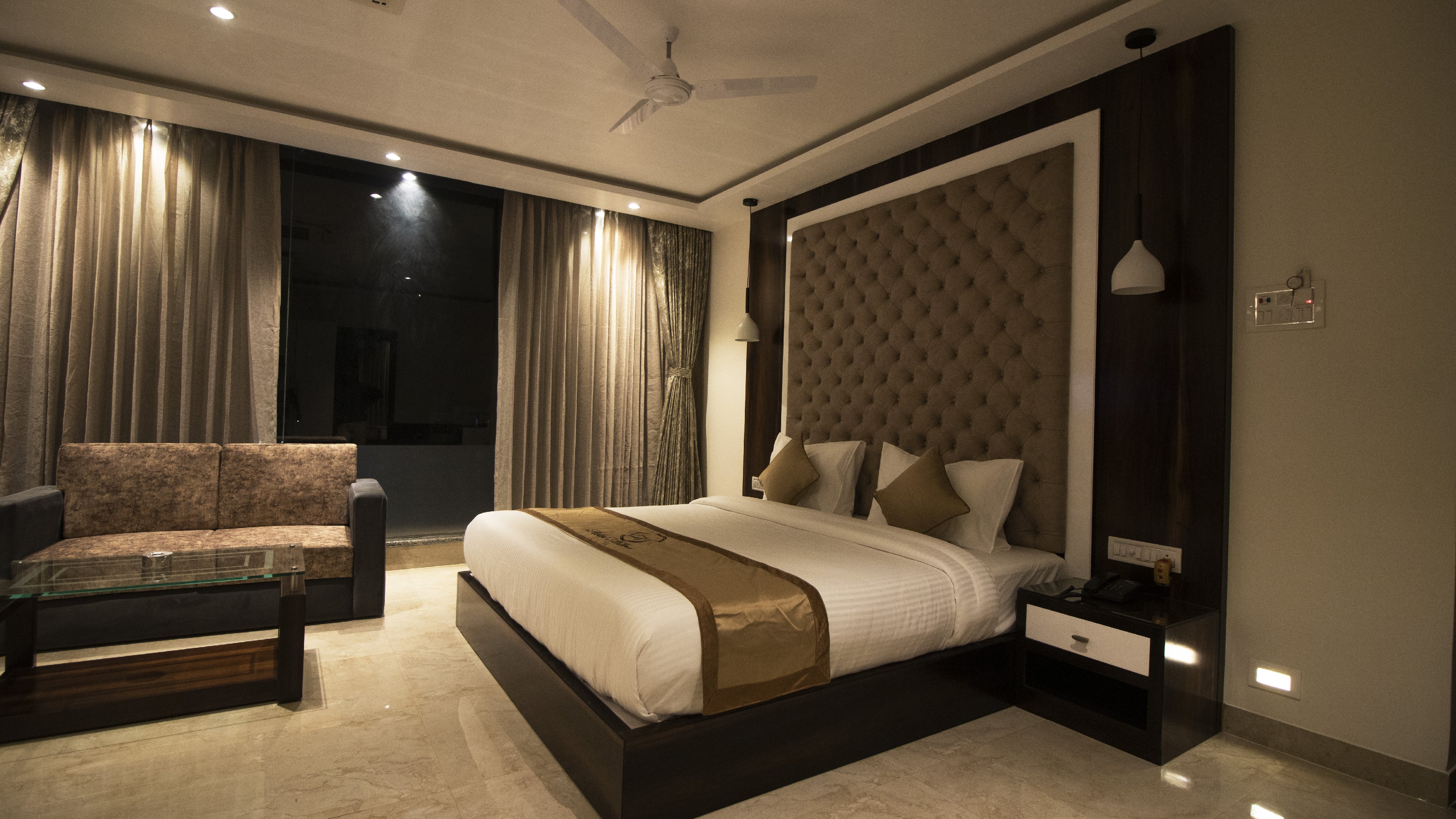 Hotel Hilltrip Room Type - Executive Room with Free Wi-fi and Workdesk