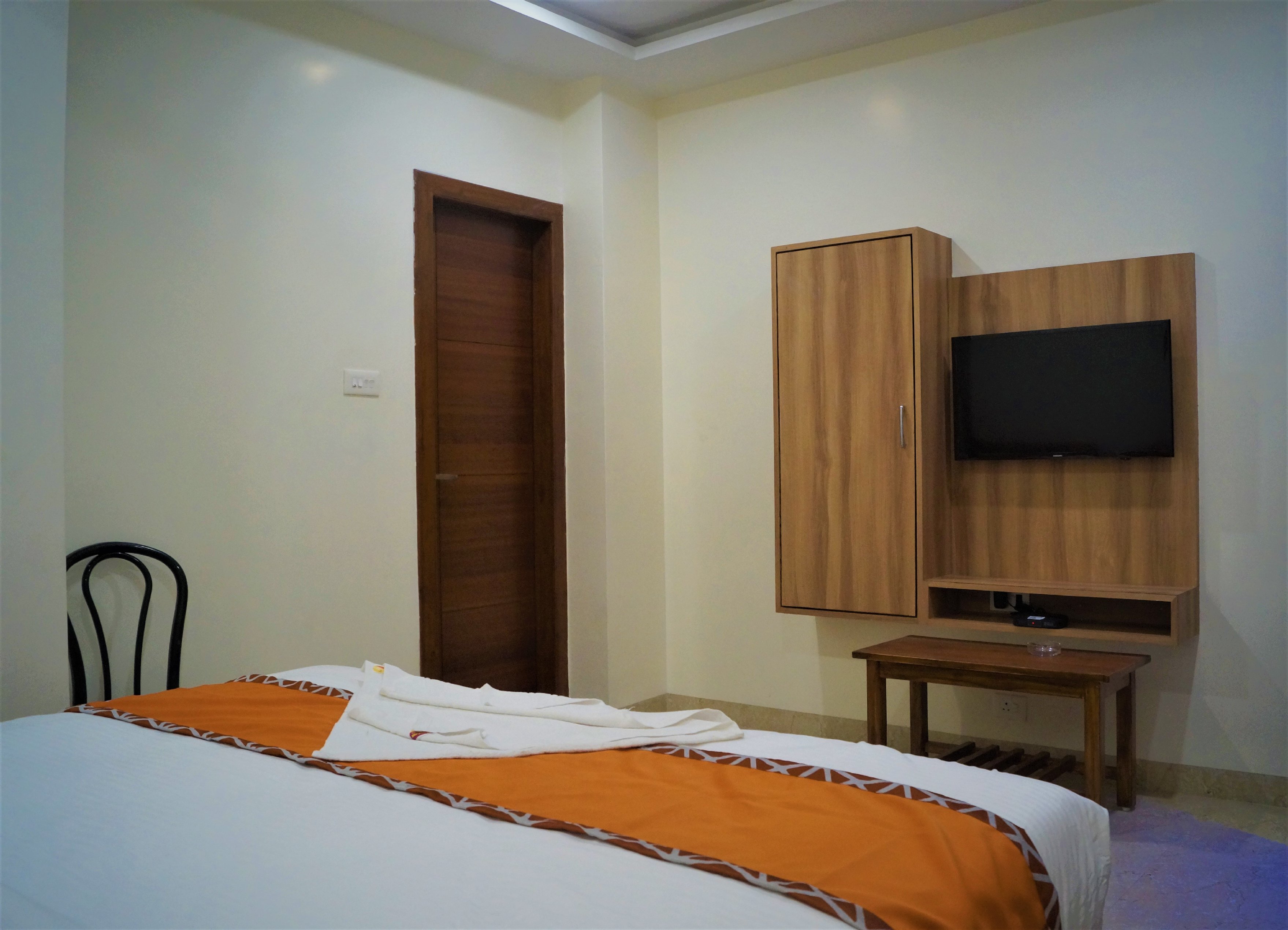Hotel Shree Shyam International - Tap to explore photos