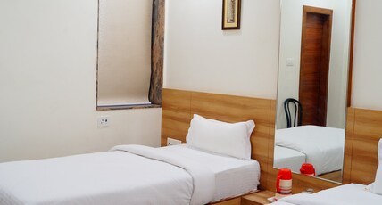 Hotel Shree Shyam International Room Type - Deluxe Twin Room Hotel Shree Shyam International Room Type - Deluxe Twin Room