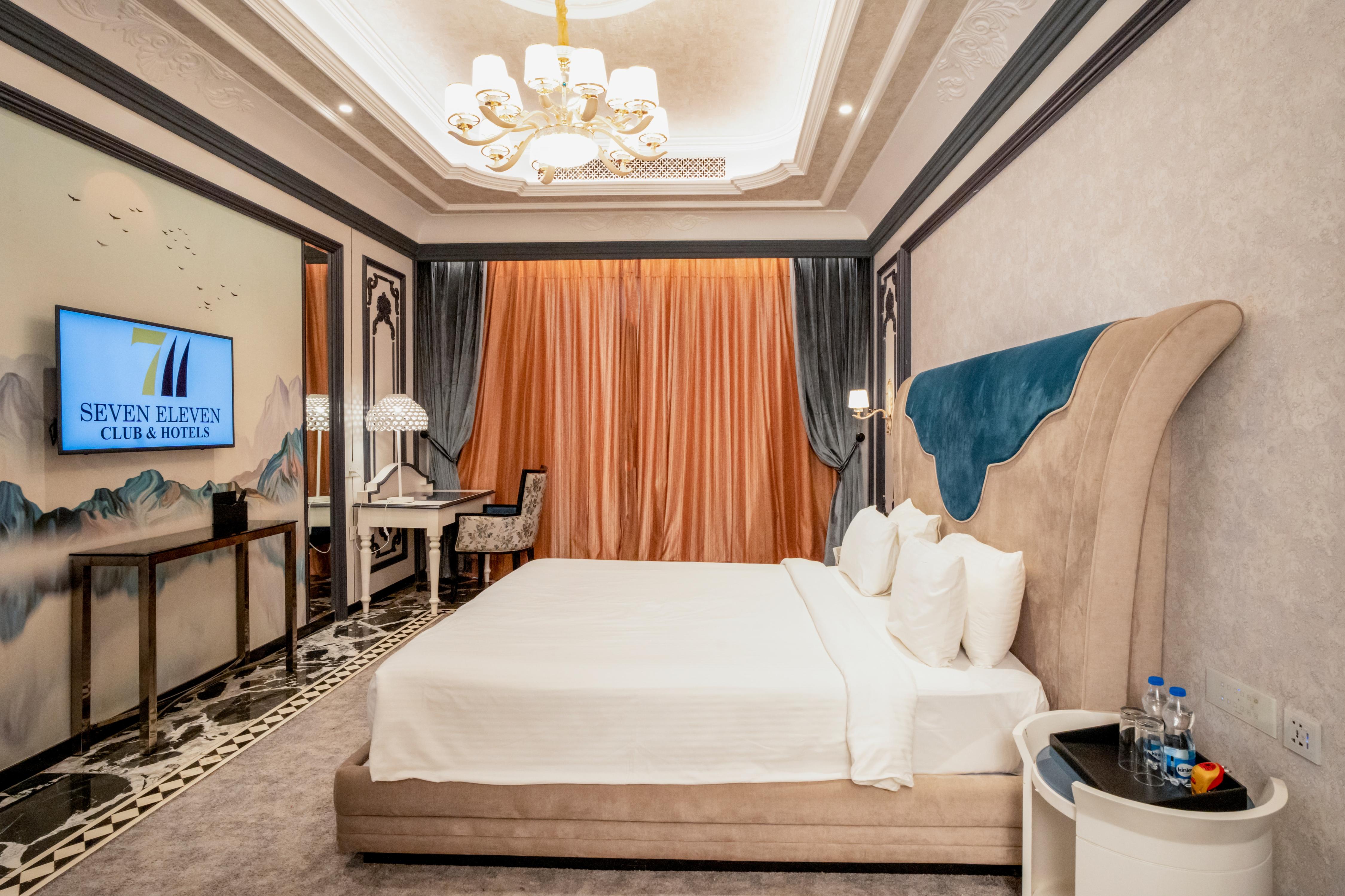 Seven ElevenHotels & Club - Tap to explore photos