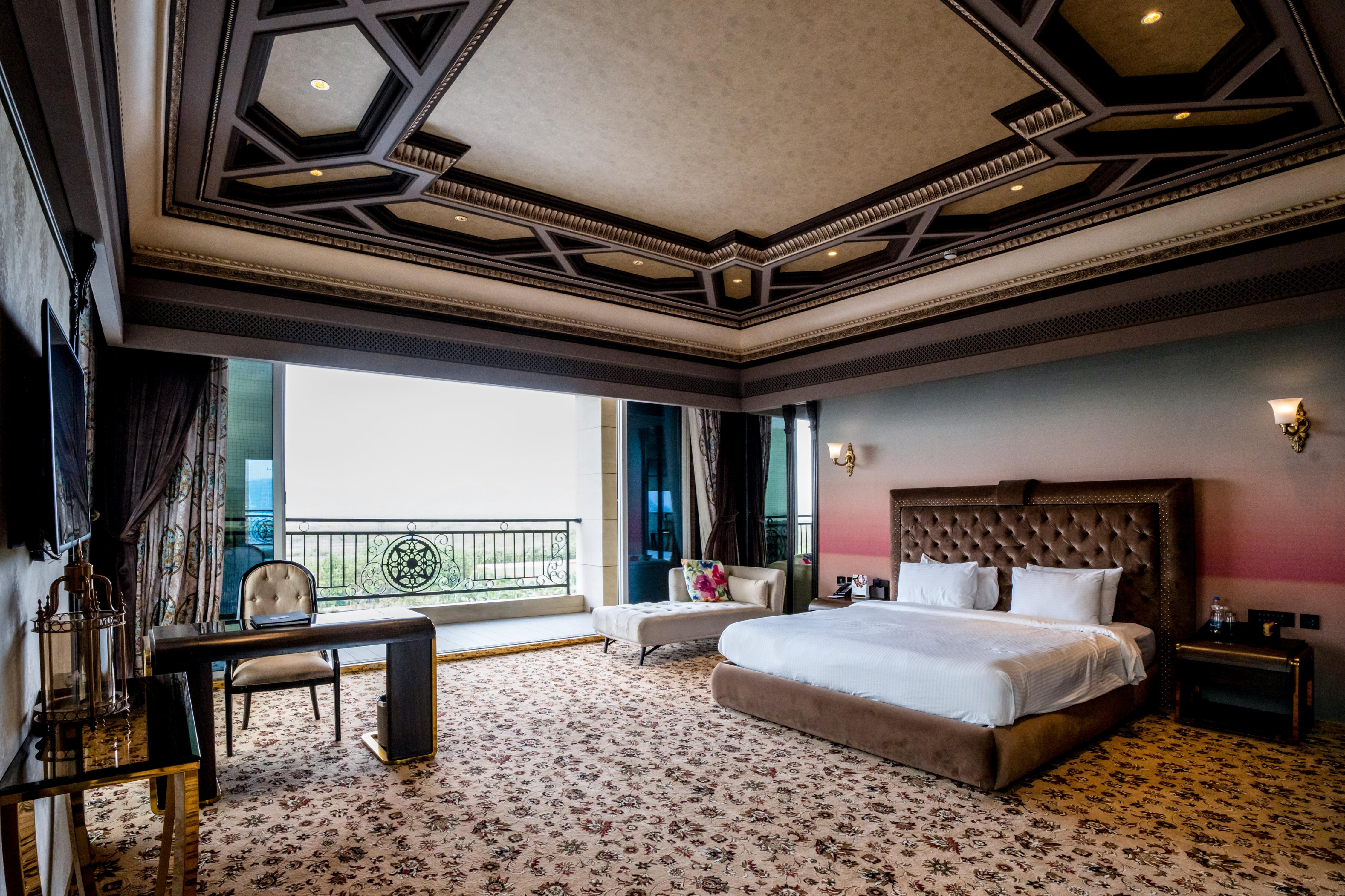 Seven Eleven Hotels & Club Room Type - Suite Room
