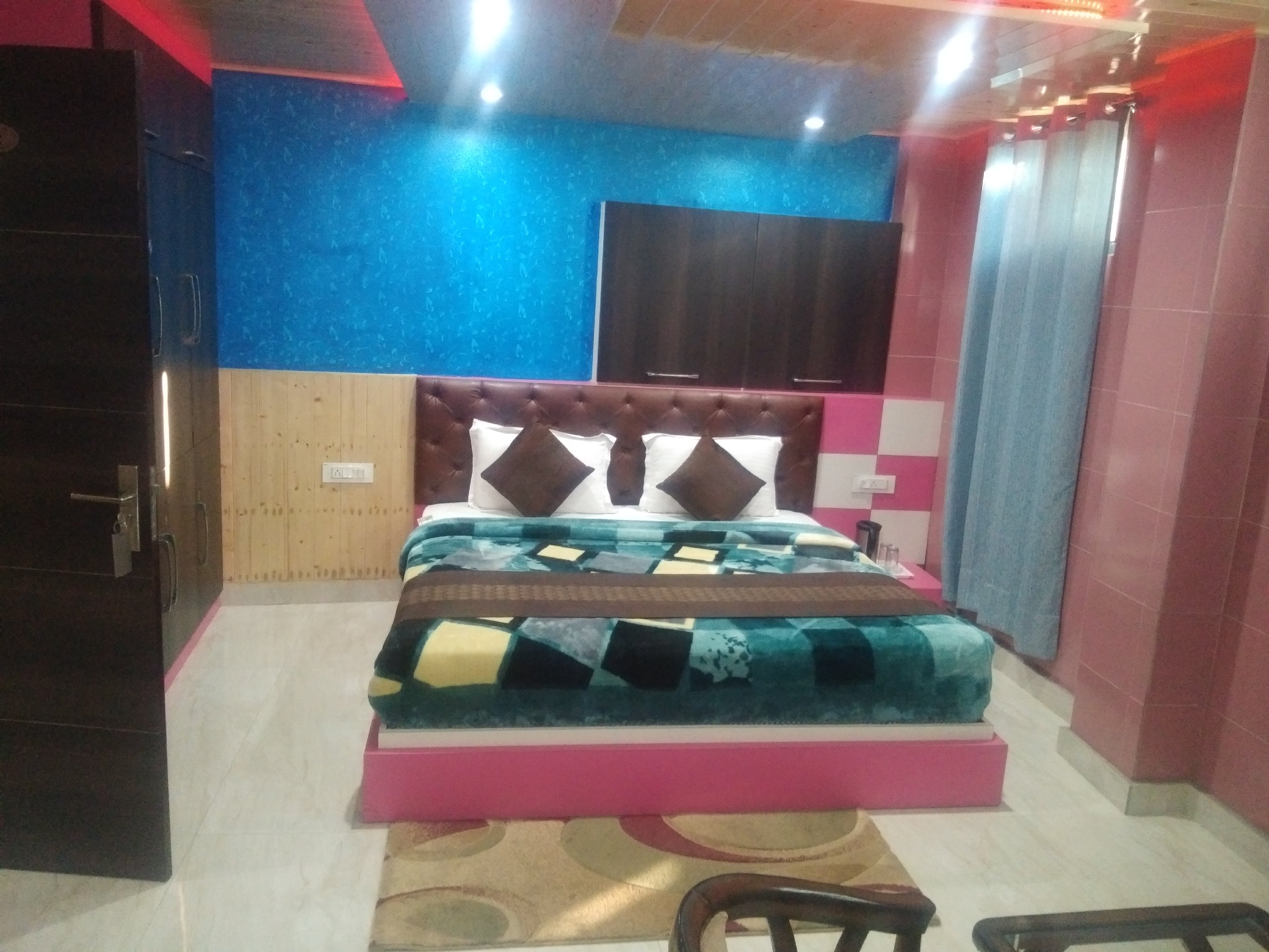 KANWAR HOME STAY CHAIL - Tap to explore photos