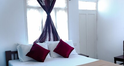 La Maison Royale Room Type - Deluxe Room with Balcony