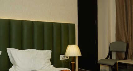 Hotel Shamyana Pathankot Room Type - Suite Deluxe Room(2 King Size Beds)
