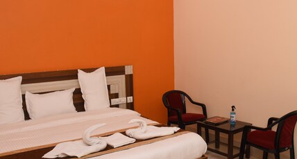 Hotel UG Mansion Room Type - EXECUTIVE AC ROOM