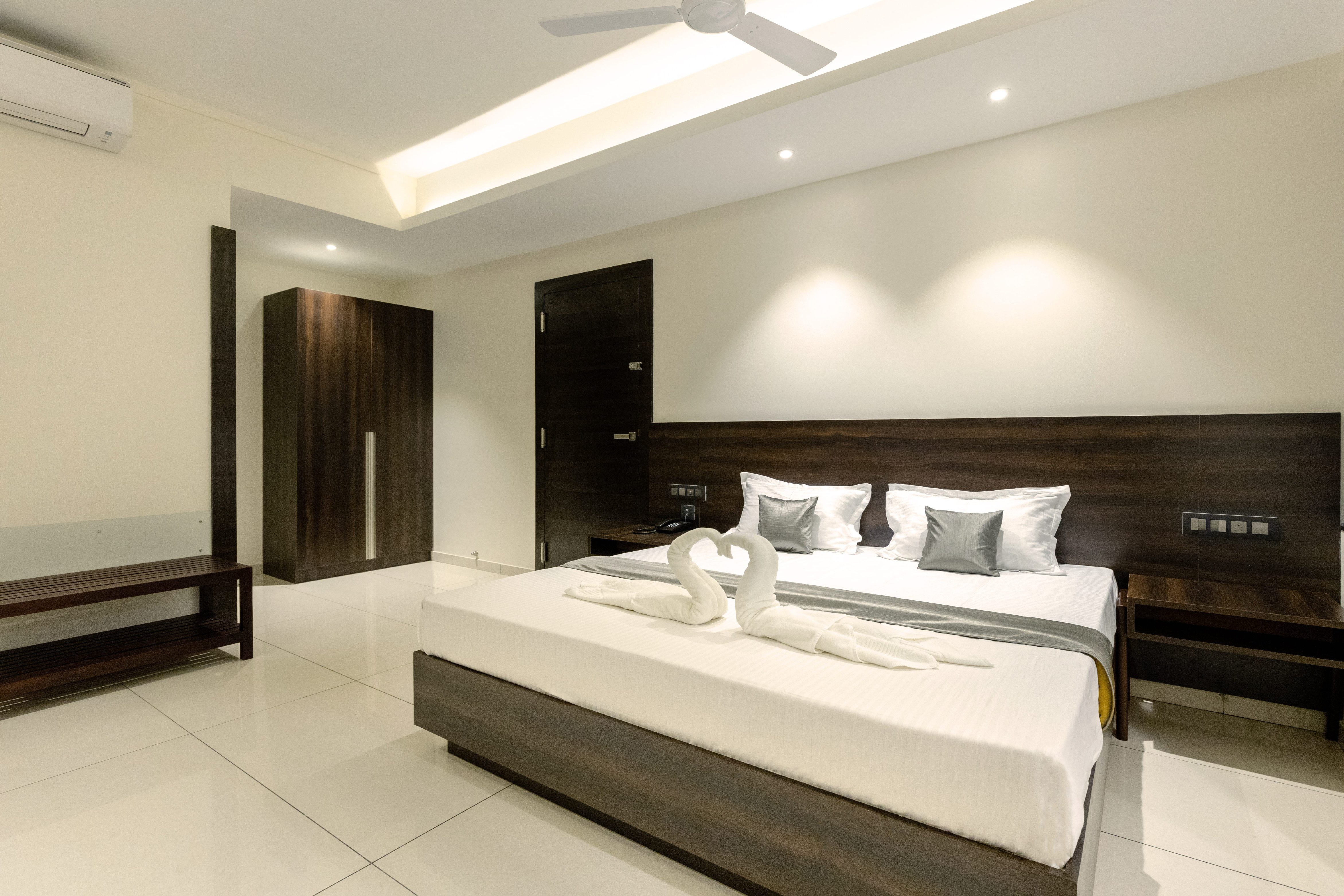 Hotel Paramount Suites & Service Apartments - Tap to explore photos