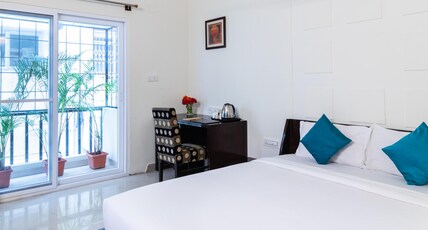 Sanctum Suites Domlur Bangalore Room Type - Queen Room with Balcony