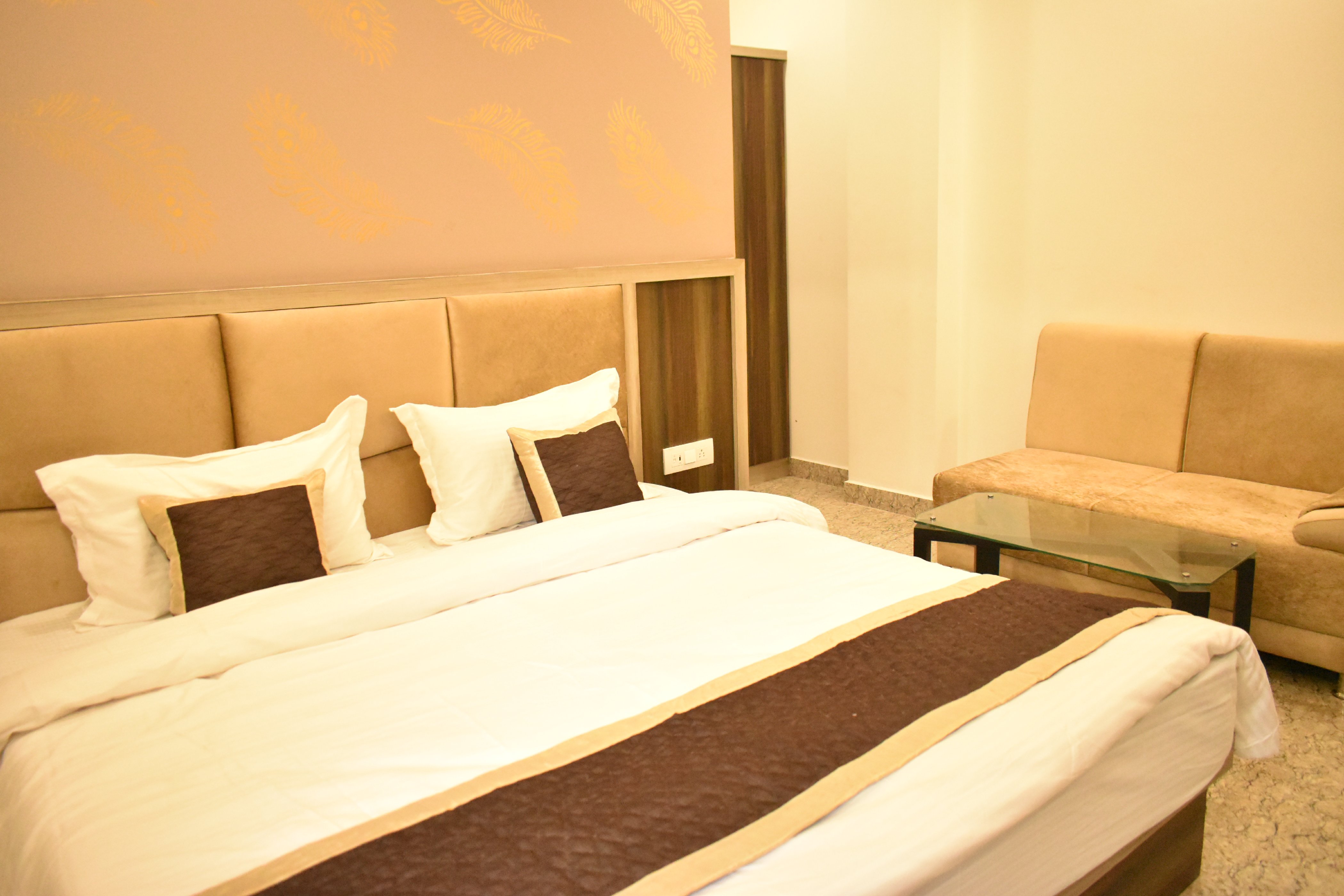 GOLDEN PALMS Room Type - Deluxe