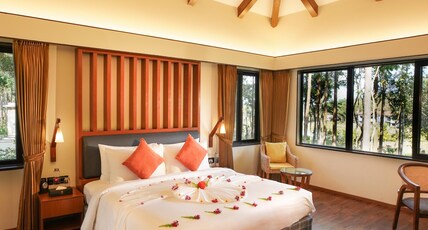 Rosetta, Sakleshpur Room Type - Teak Suite with open shower