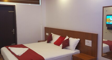 Athirappilly Greenland Resort Room Type - Deluxe AC with balcony (Non swimming pool access)