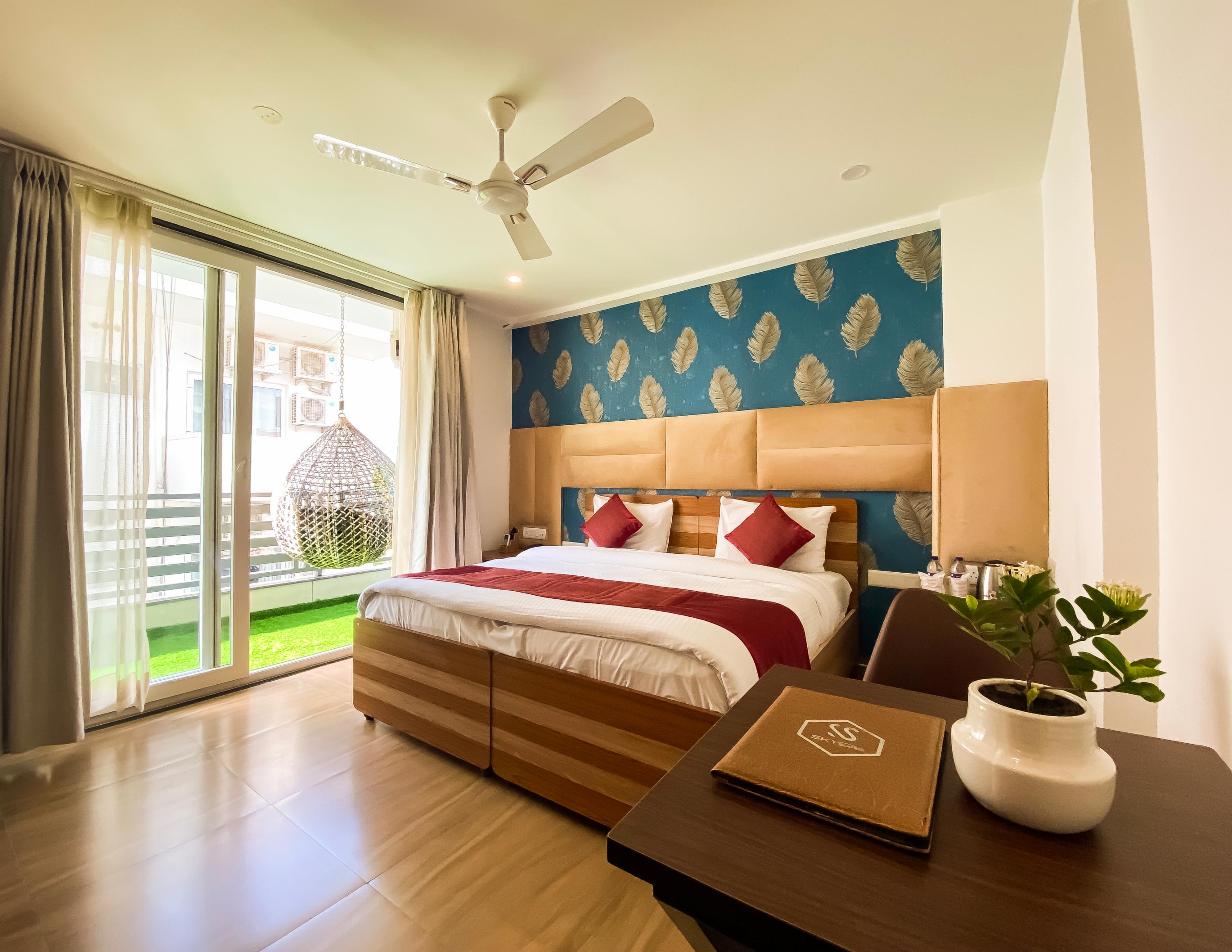 Sky Suites Huda City Centre Room Type - Sky Premium Room with Balcony