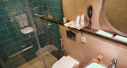 E05 City Inn | Rooms & Restaurant Room Type - Premium Suite AC Room