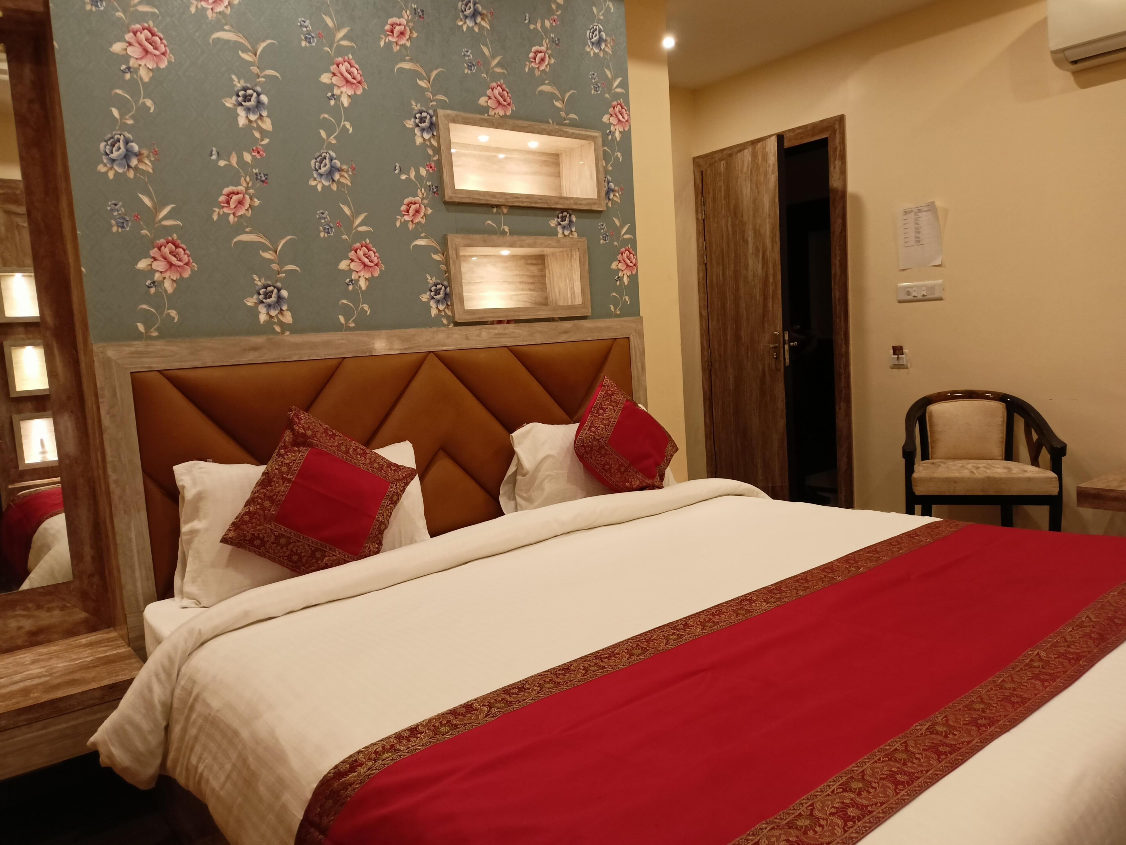 Hotel The Grand by Nexottel Room Type - Luxury