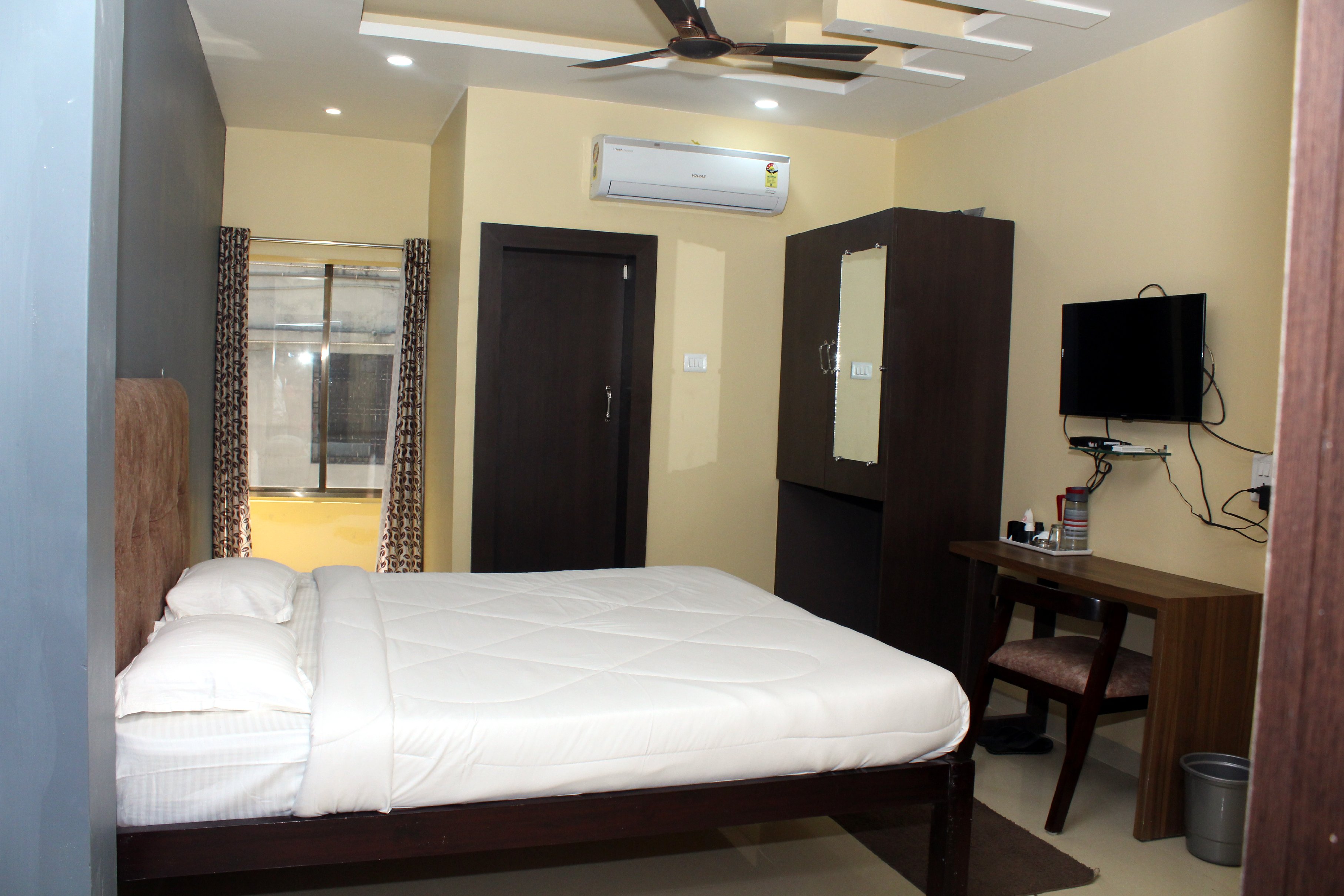 HOTEL THE GRAND ASHOKA & PURE VEG RESTAURANT - Tap to explore photos