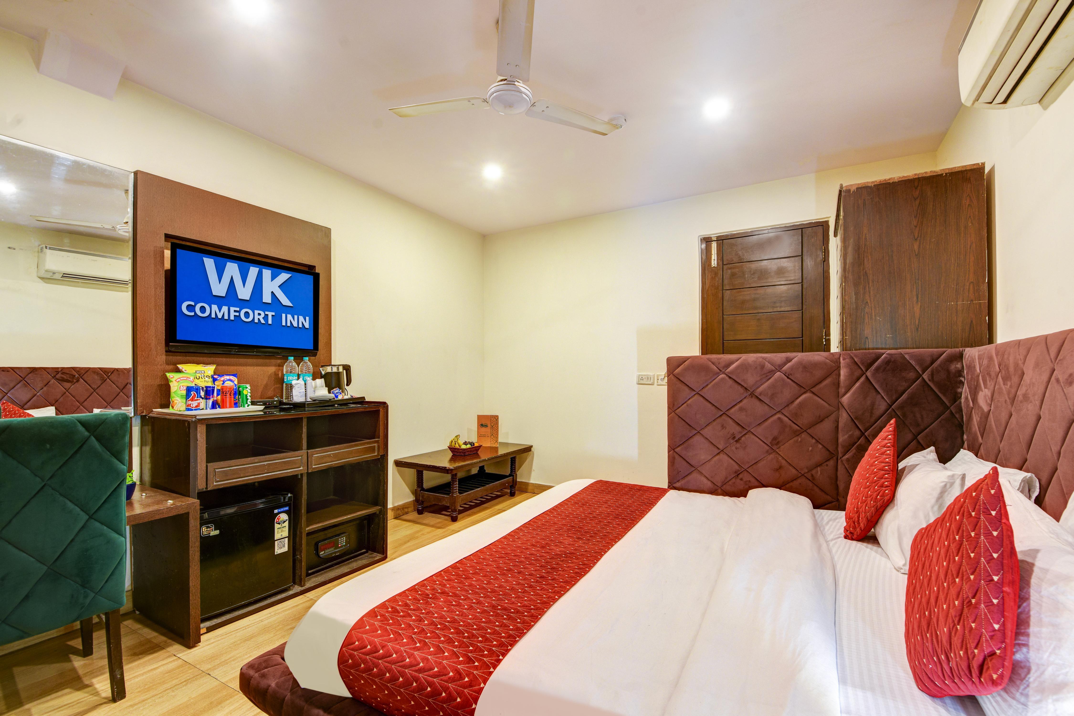 Hotel WK Comfort Inn with Rooftop - Near Connaught Place & Railway Station