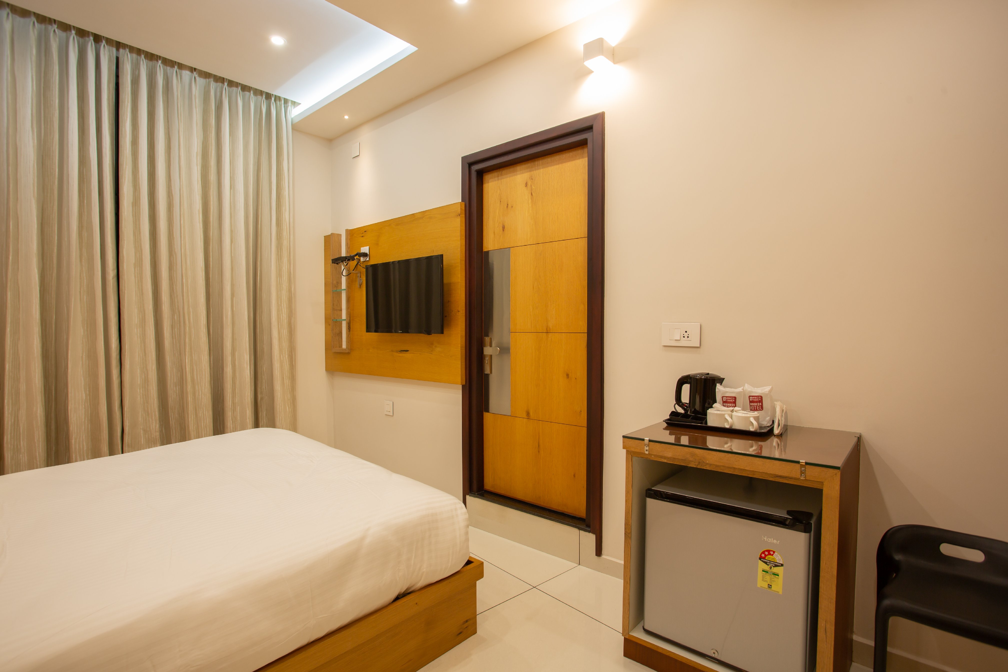 Hasco Tower Business Hotel - Tap to explore photos