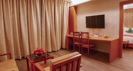 Abhyagama Hotel Room Type - Maharaja Suites With Living Room & Balcony Sit out