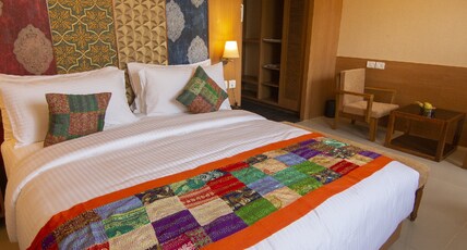 Abhyagama Hotel Room Type - Superior Pool View Room With Balcony Sit out