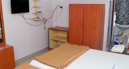 UNIVERSAL RESIDENCY Room Type - Deluxe Four Bed AC Room