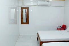 UNIVERSAL RESIDENCY