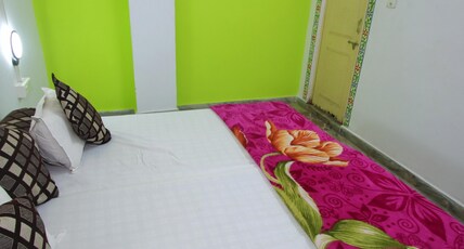 Trip In Hostel |40 Metres from City Palace| Room Type - Deluxe Room With Balcony