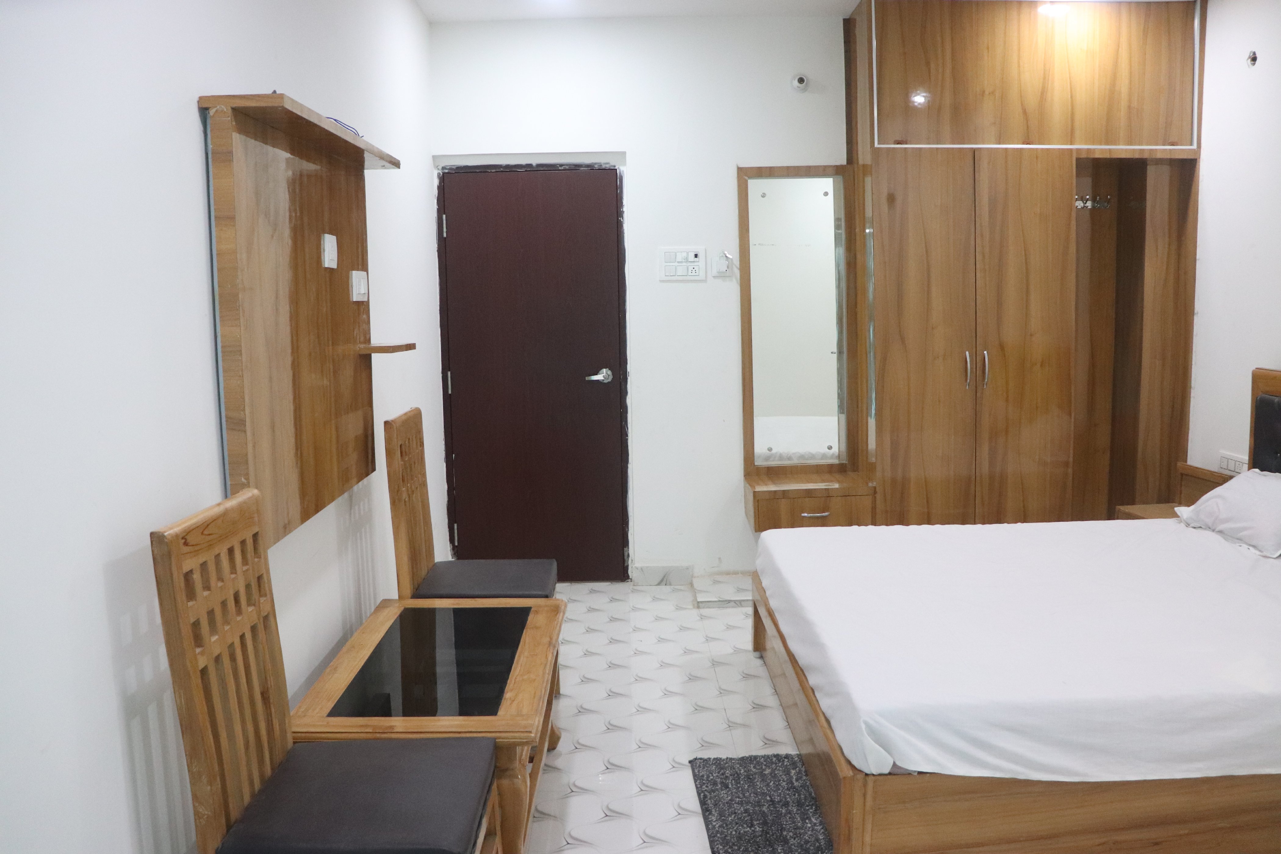 Hotel Hari Om, Bihar sharif Room Type - Deluxe Non AC