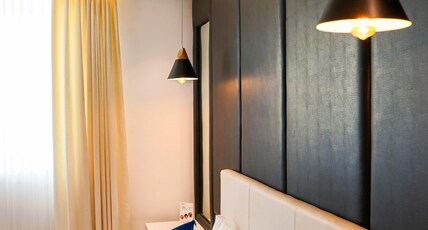 BNGV Grandeur Hotel & Banquets Room Type - Premier King BNGV Grandeur Hotel & Banquets Room Type - Premier King