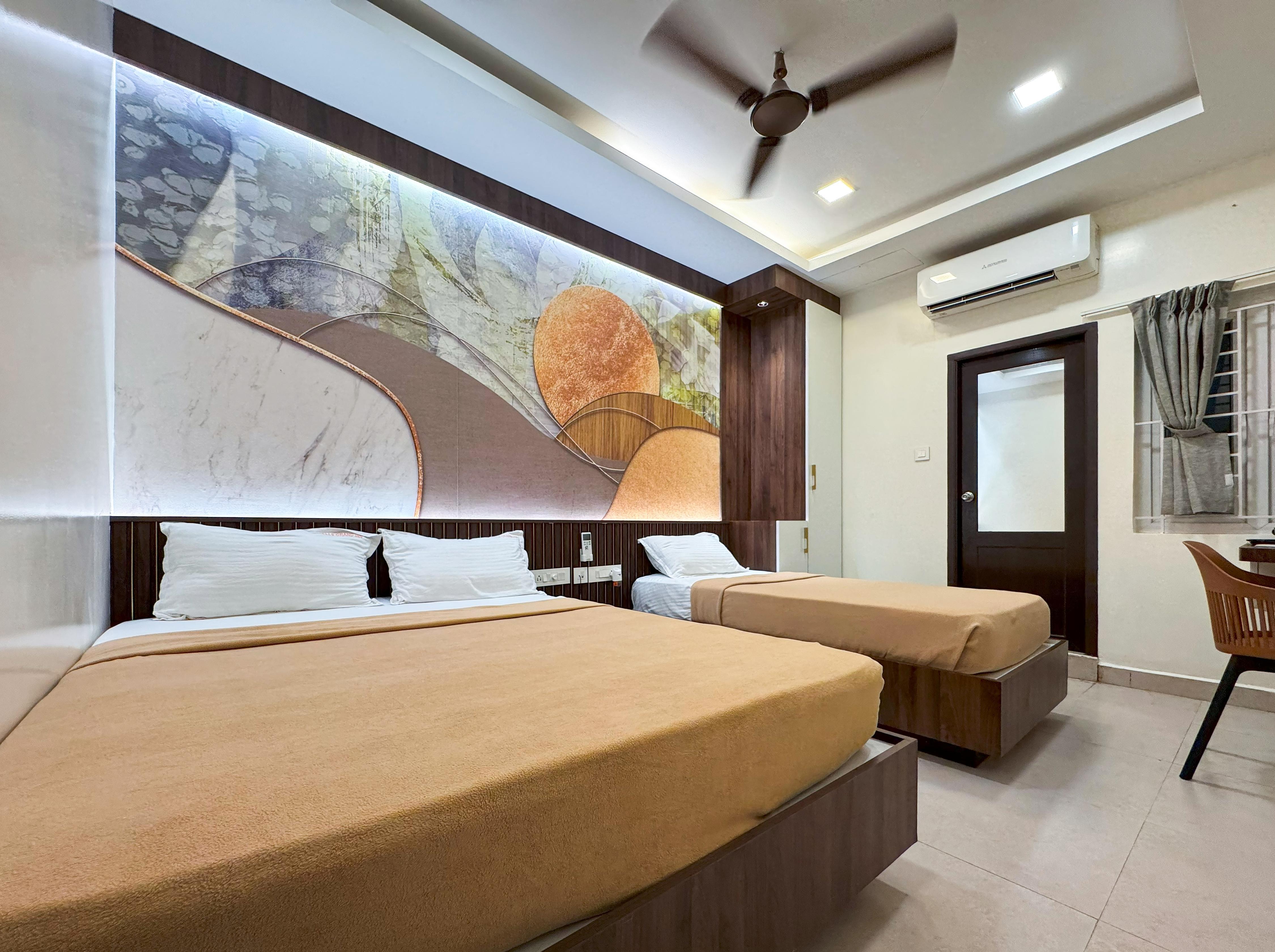 BELLS GRAND INN Room Type - Deluxe Triple Room