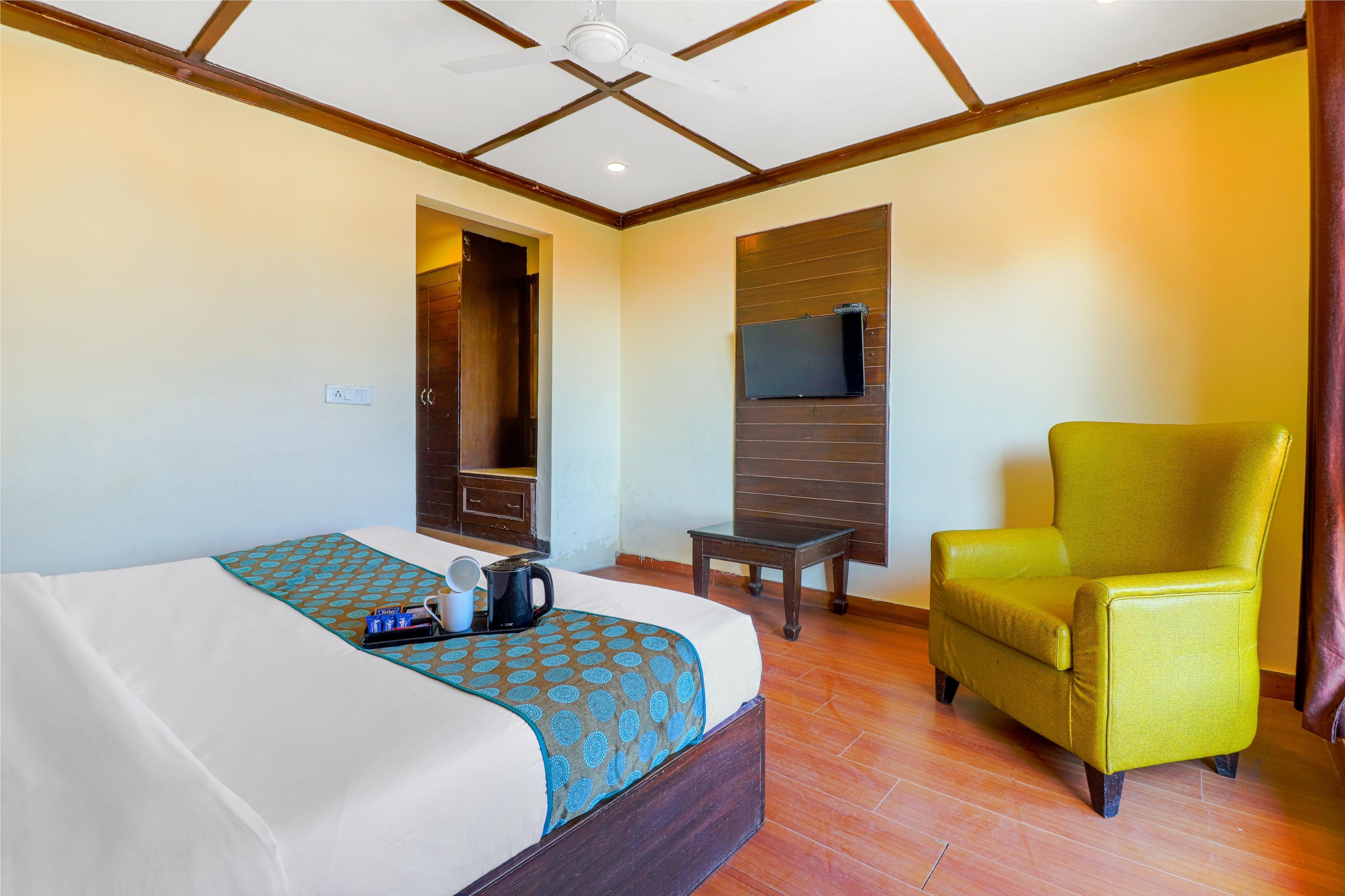 Hotel Ambica Palace Room Type - Deluxe Room with Valley View