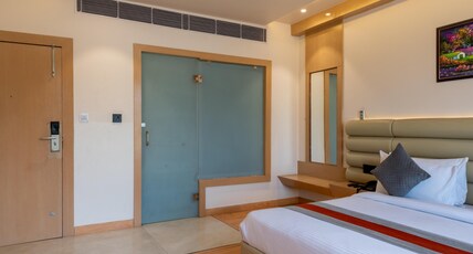 Arihant Hotel and Restaurant Room Type - Premium Room Arihant Hotel and Restaurant Room Type - Premium Room