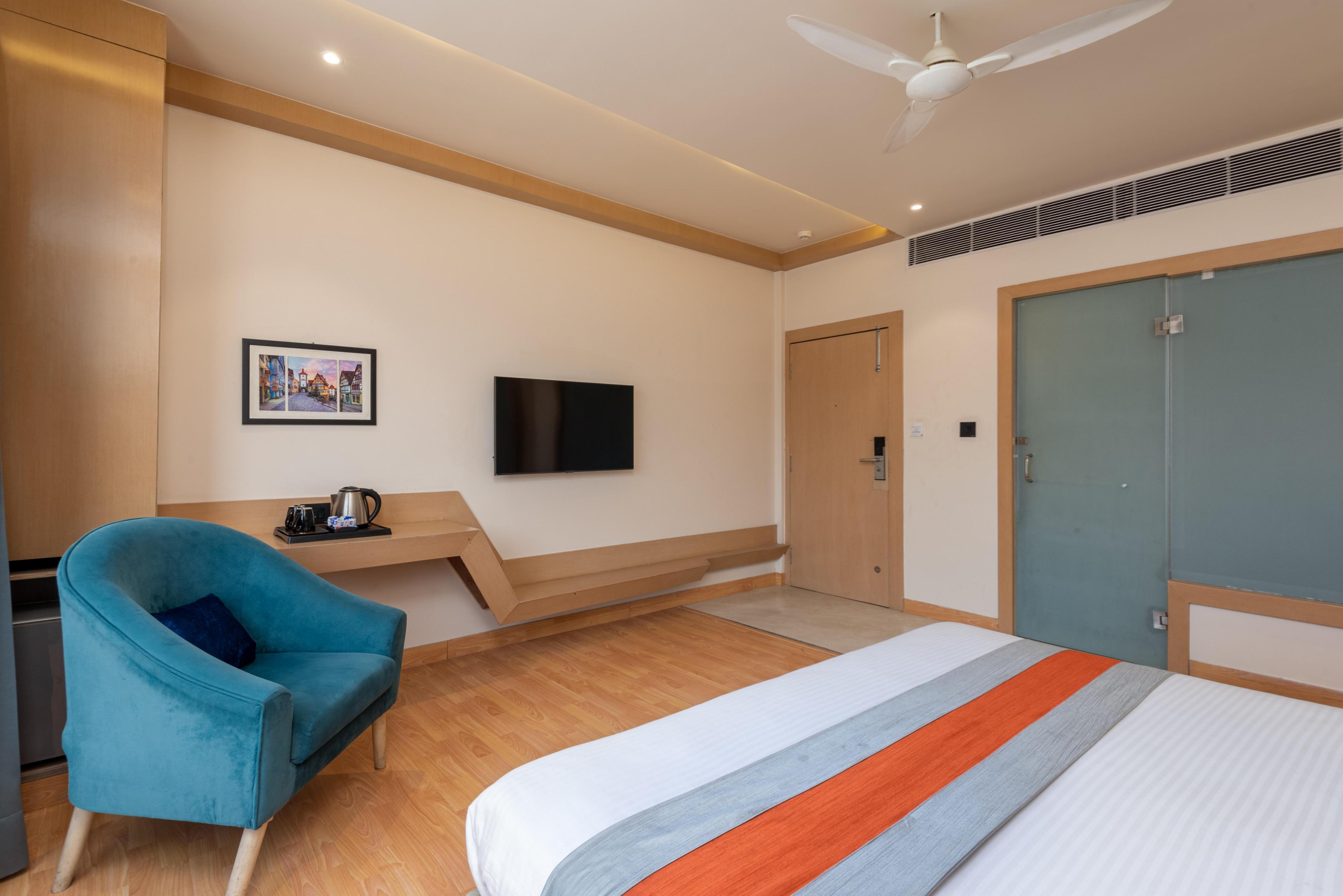 Arihant Hotel and Restaurant - Tap to explore photos