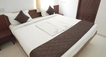 JR Service Aprtment, Coimbatore Room Type - Two-Bedroom Apartment with City View