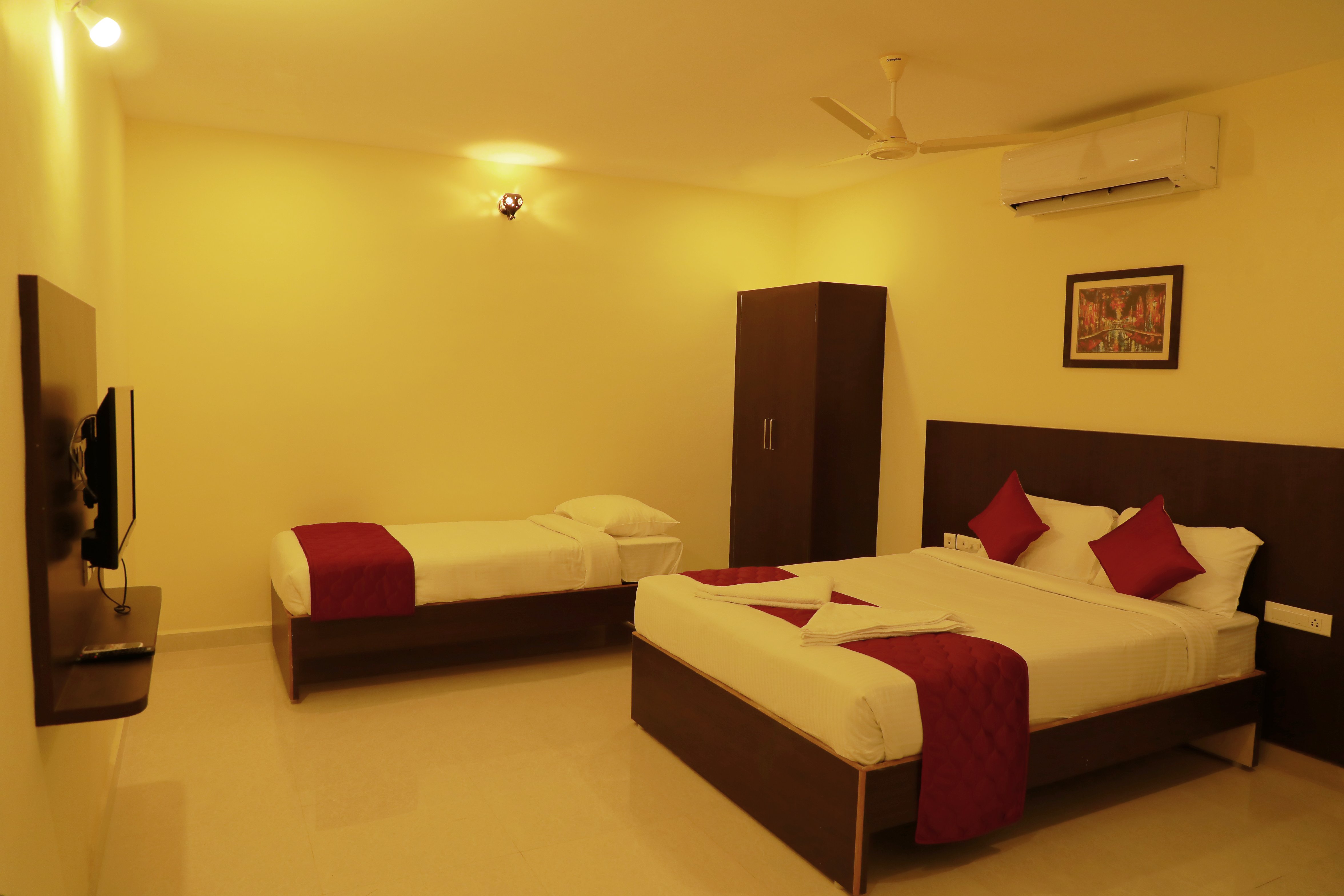 Hotel MVR GRAND Room Type - 3 Bedded AC Family Room