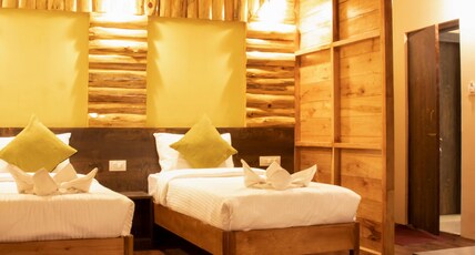 Pine Village Retreat Room Type - Super Deluxe Four Bedded Kanchangunga View Facing Pine Village Retreat Room Type - Super Deluxe Four Bedded Kanchangunga View Facing