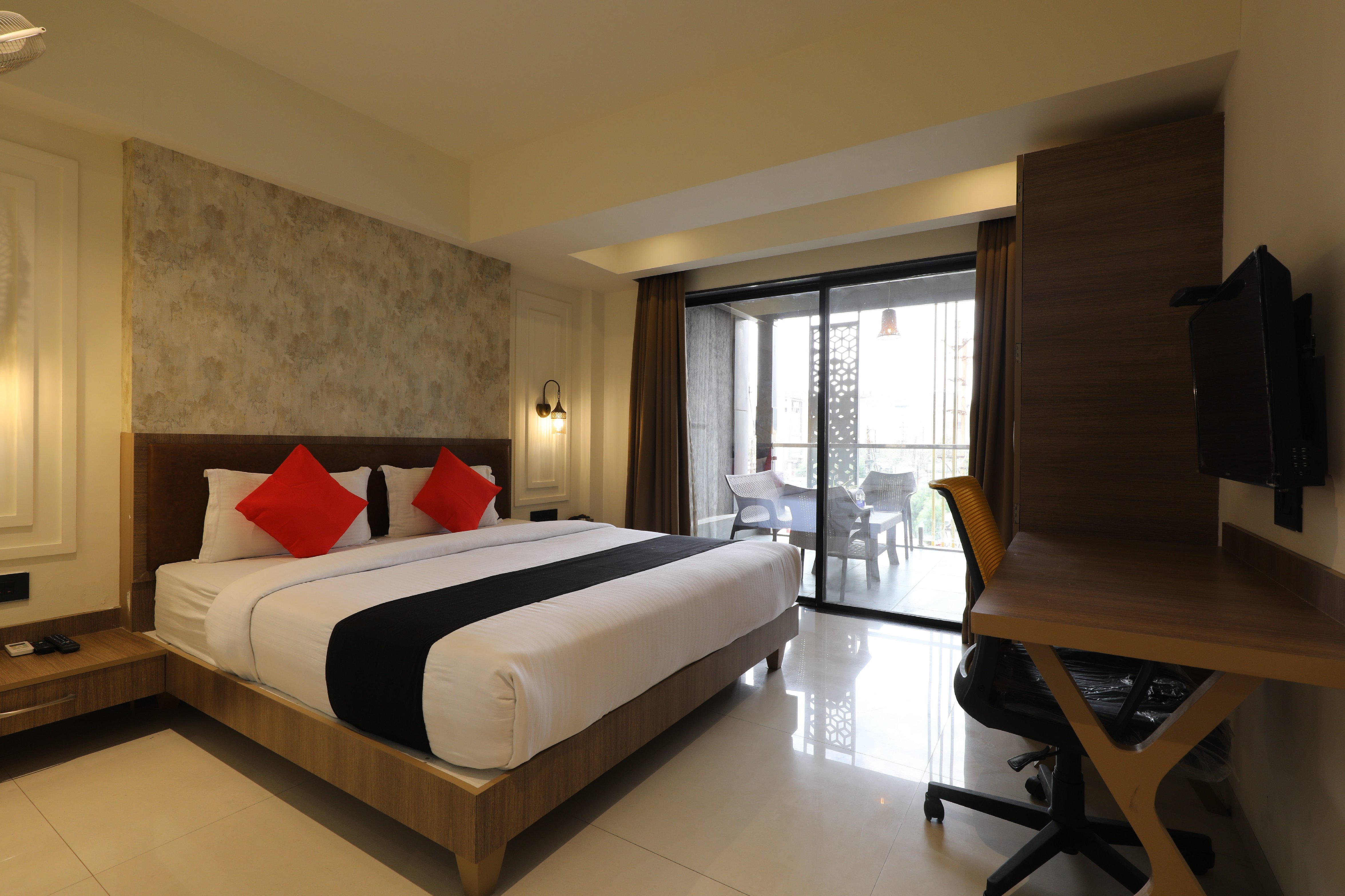 Hotel Holiday Indore Room Type - Suite Room