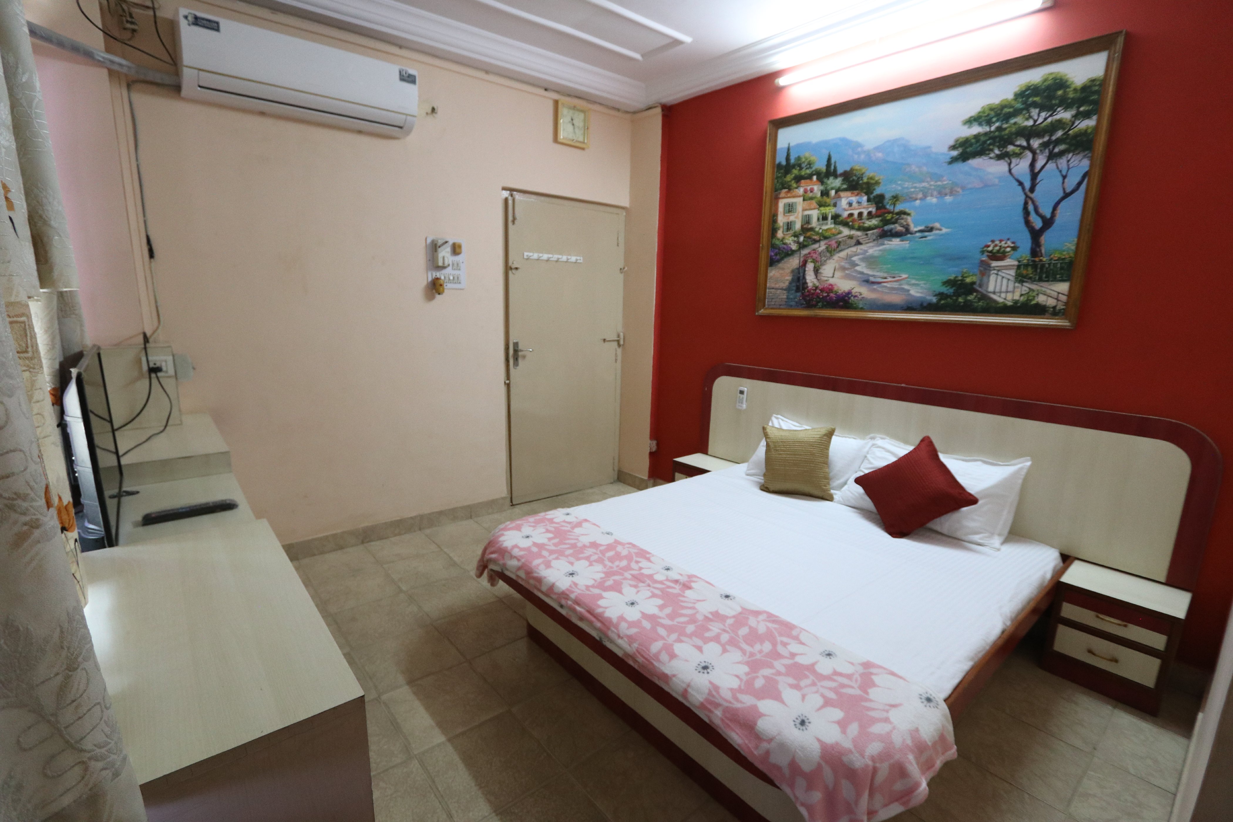 Hotel Happy Stay Room Type - Deluxe A.C Room