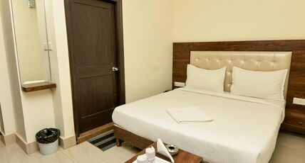 Advaitha Residency Room Type - Deluxe Non AC Room