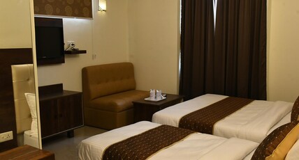 Advaitha Residency Room Type - Triple Bed AC Room