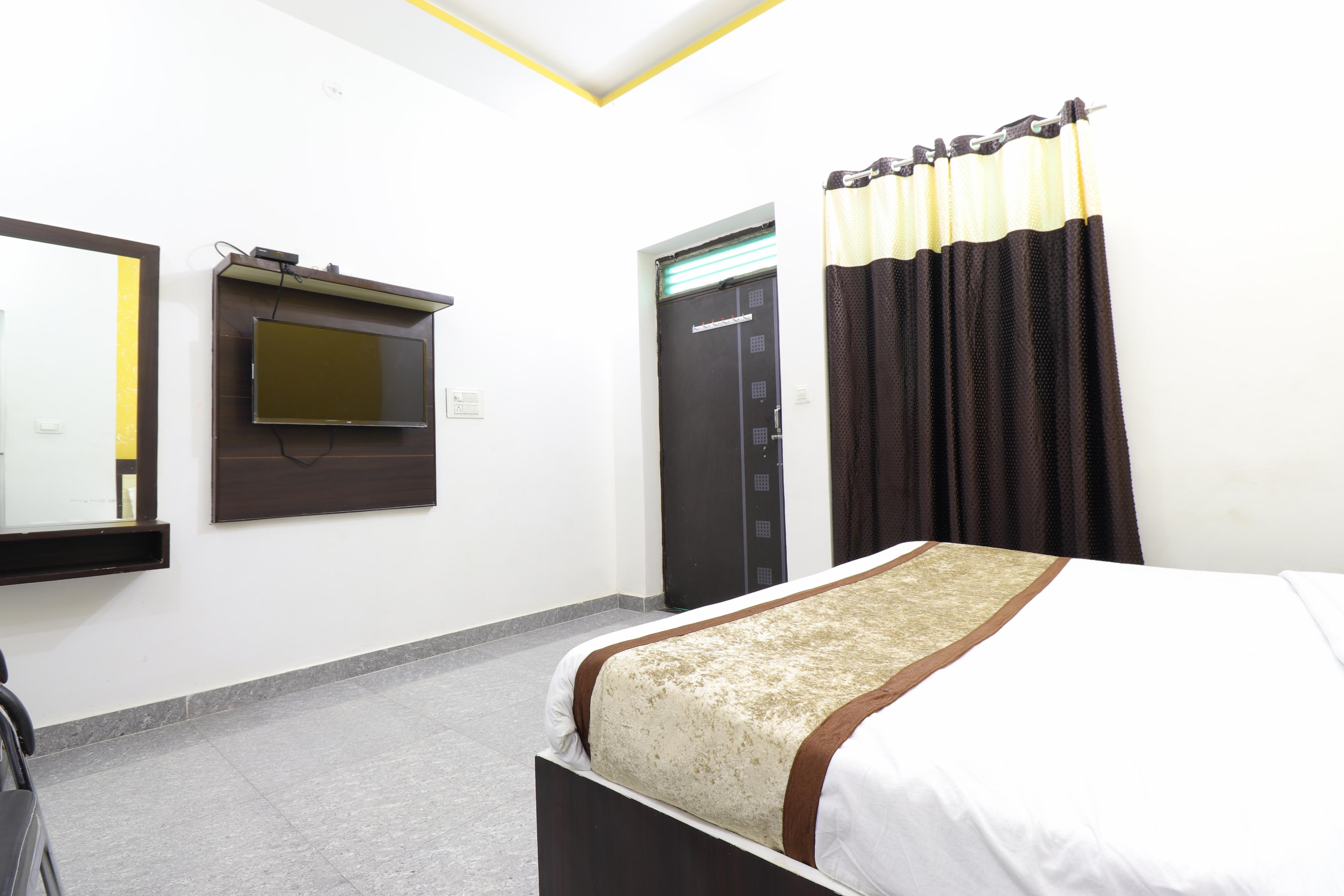 Taj 3 Star Hotel Near Taj Mahal