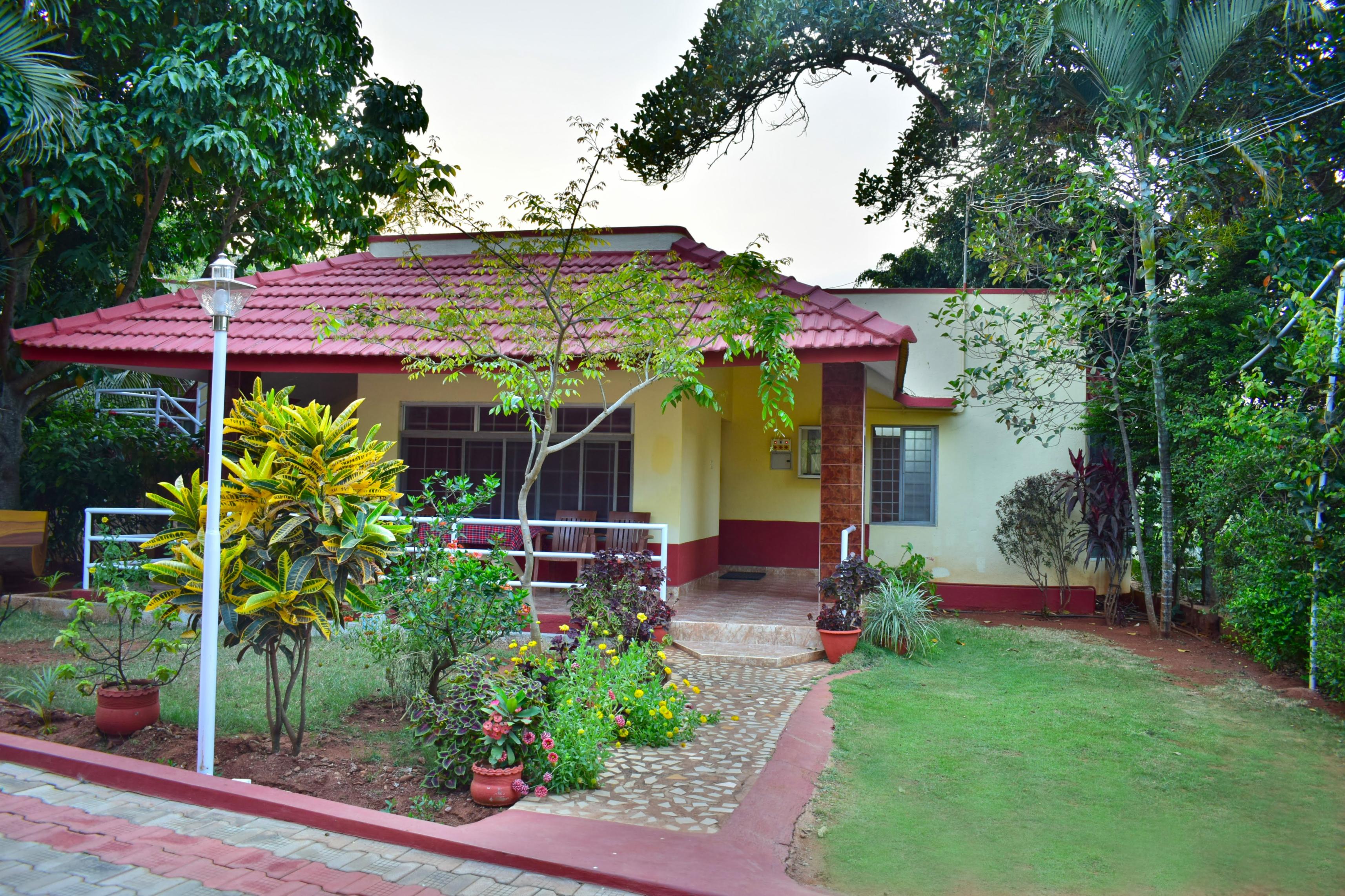 Peters Park Yelagiri Room Type - Deluxe Cottage