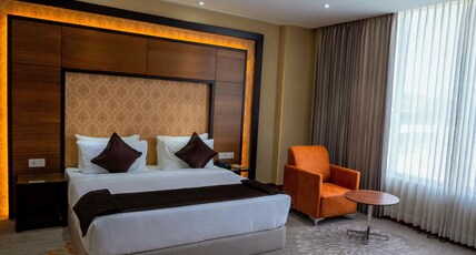 Hotel Hills Room Type - Premier King Room