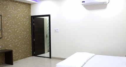 Hotel Balaji Room Type - Suite